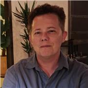 Profesor entusiasta de la Filosofía te ayuda a entender lo que necesites para superar tus exámenes con éxito